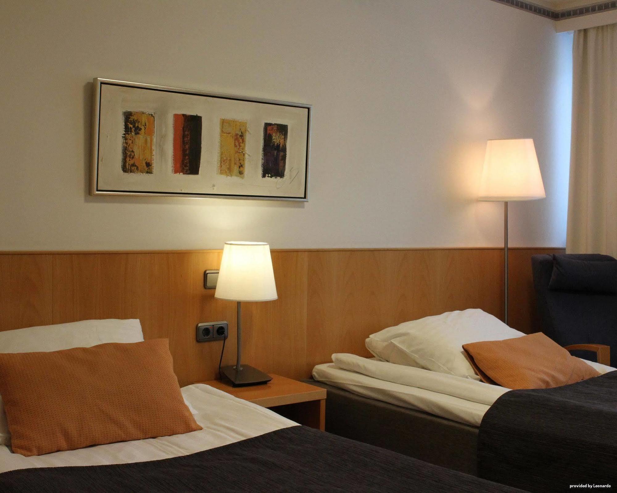 Economy Hotel Savonia Kuopio Buitenkant foto