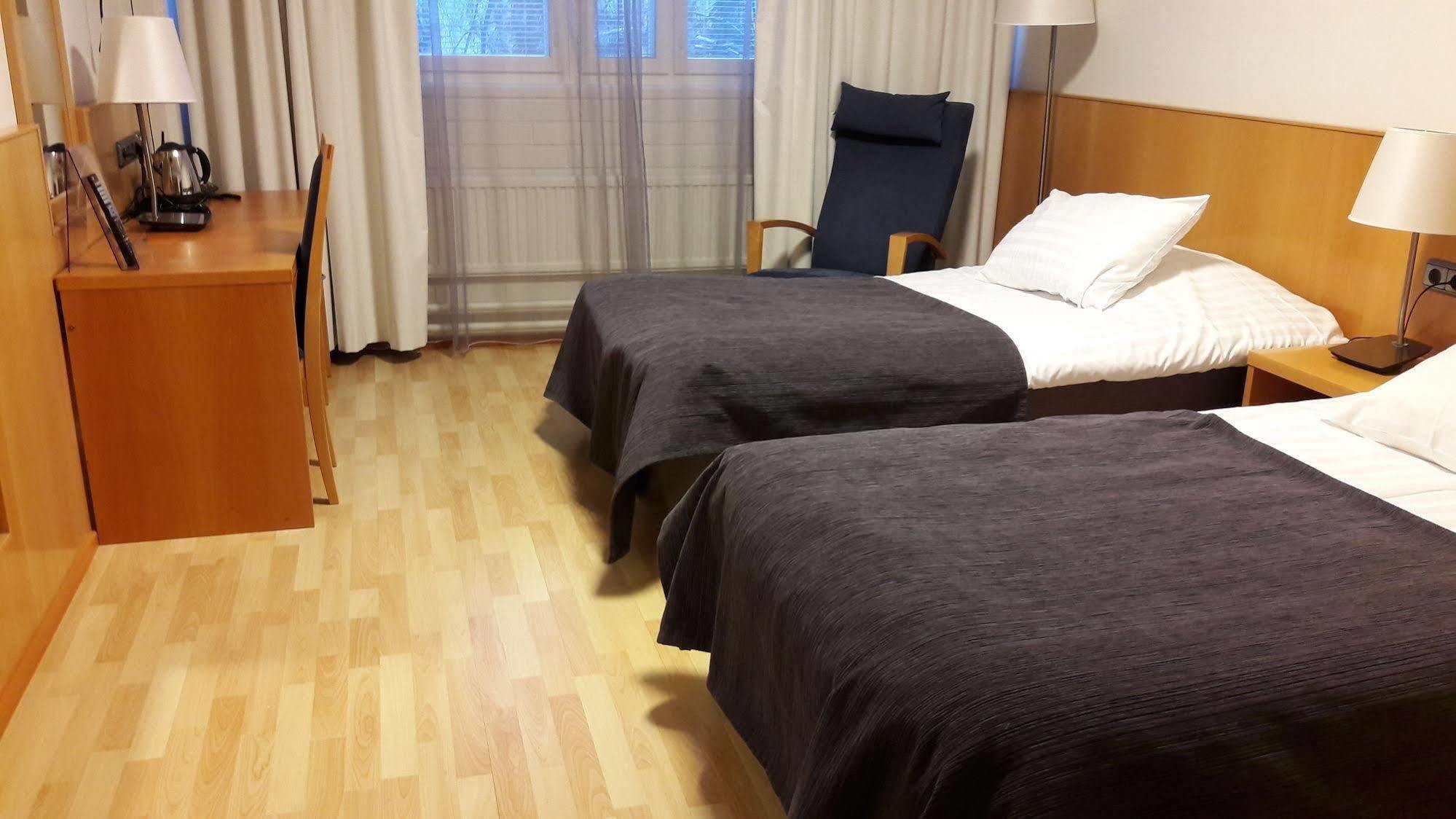 Economy Hotel Savonia Kuopio Buitenkant foto